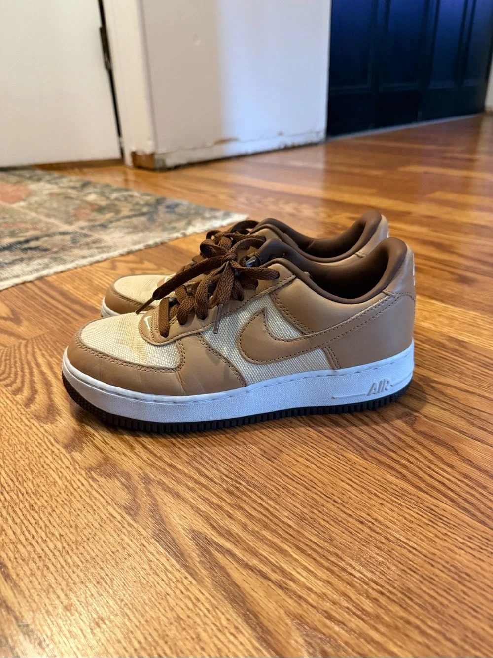 Nike Women’s Low-Top Sneakers in Brown and Cream